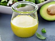 Рецепта Сос винегрет с авокадо, оцет и зехтин